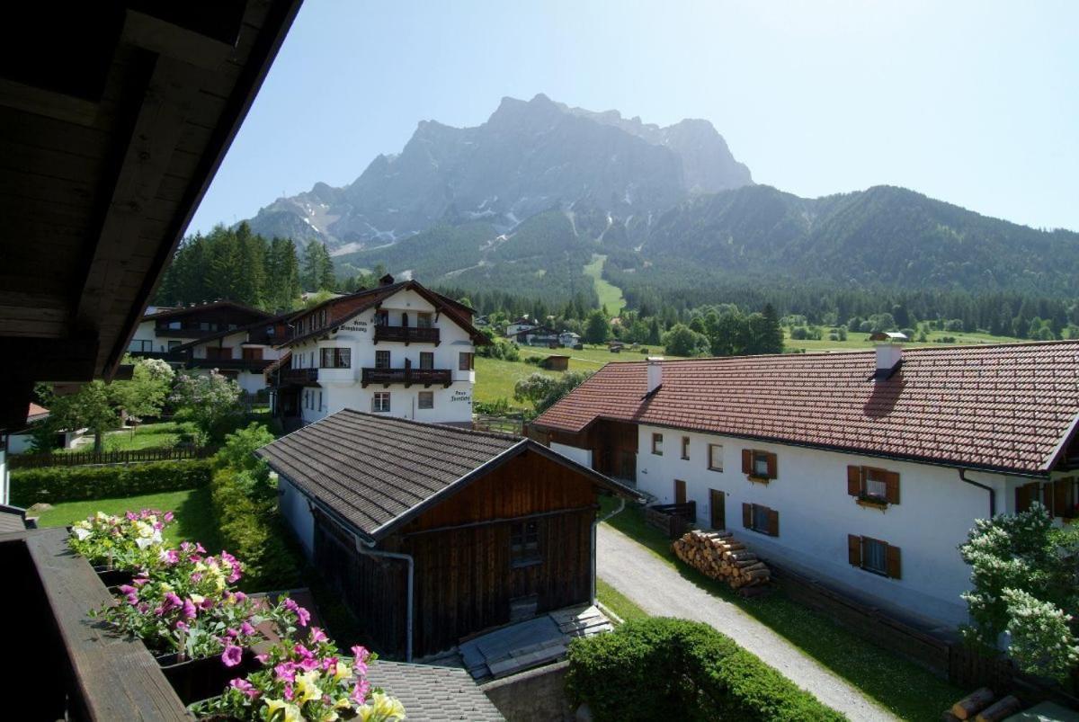 Haus Spielmann Apartamento Ehrwald Exterior foto